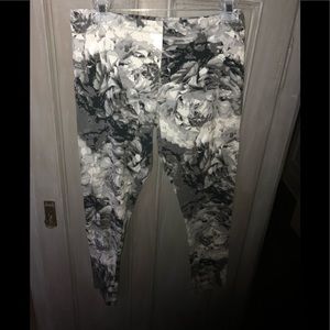 Floral black and white leggings